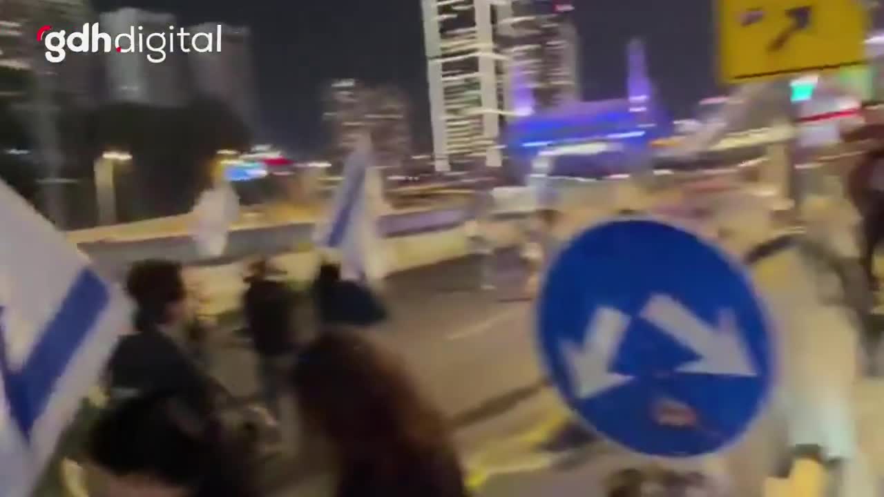 Tel Aviv'de işgalciler Gallant'ı protesto için sokaklarda