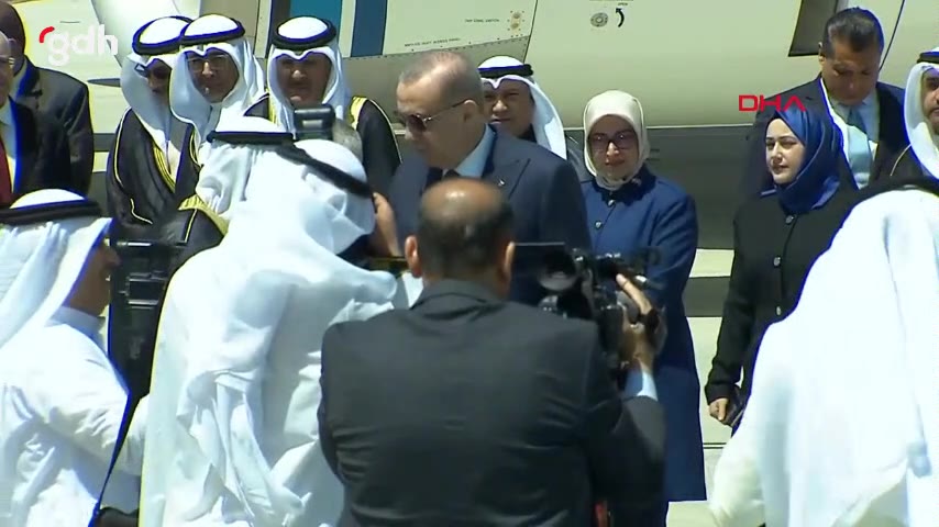 Cumhurbaşkanı Erdoğan, Kuveyt Emiri'ni Esenboğa'da karşıladı