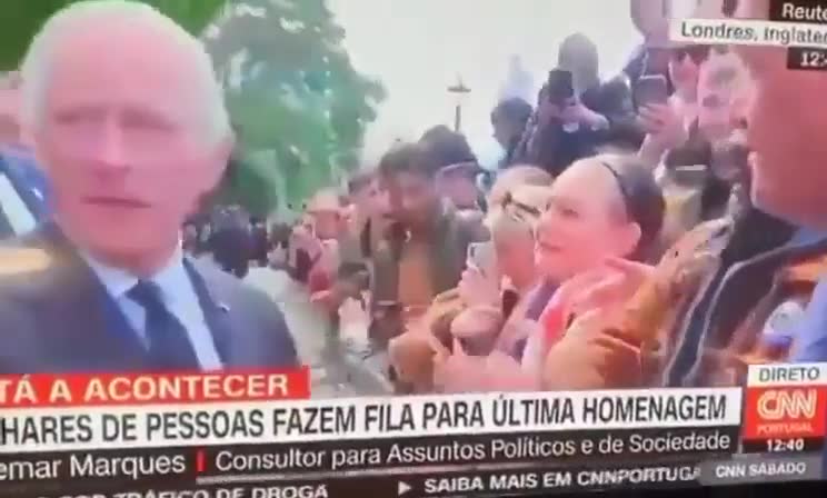 Kral Charles, siyahi adama selam vermediği için eleştirildi
