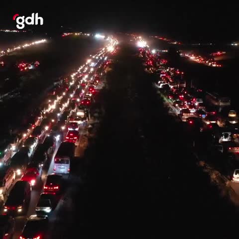 Suriyeliler, Baas'tan kurtarılan Şam'a akın ediyor