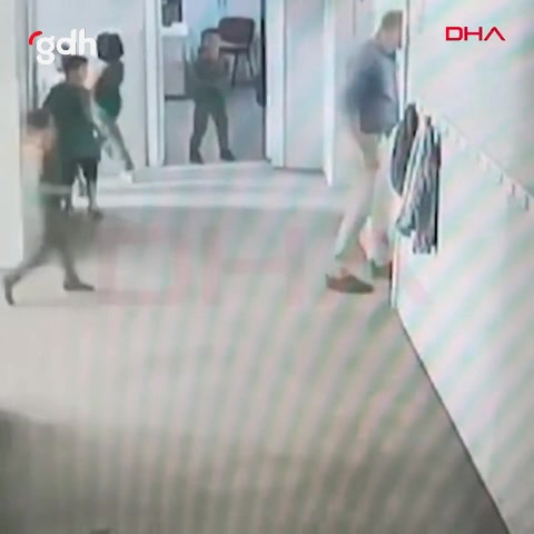Milas'ta öğretmen, 6 yaşındaki çocuğu sınıfa fırlattı