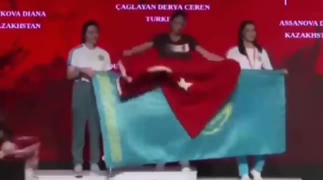Derya Ceren Çağlayan, şampiyonlukta Türk bayrağını açtı