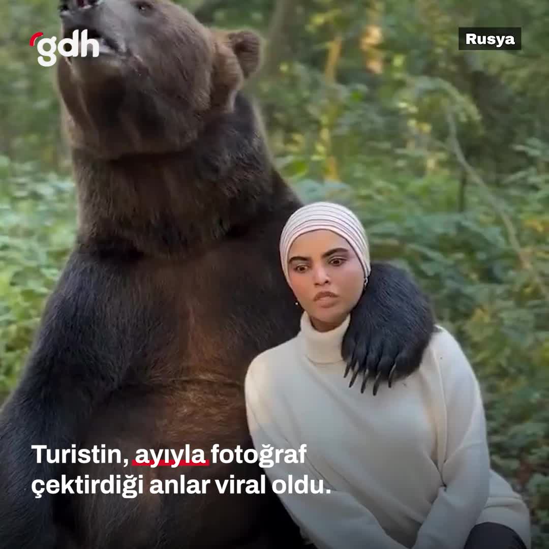 Rusya'da turistin ayıyla fotoğrafı viral oldu