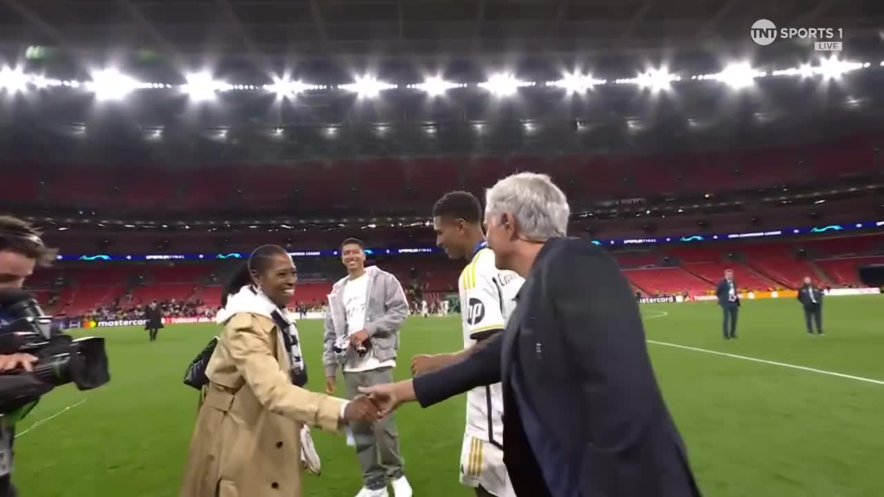 Jude Bellingham, annesinin Mourinho hayalini gerçekleştiriyor