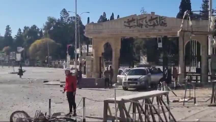 Esad uçakları Halep Üniversitesi Hastanesi'ni bombaladı