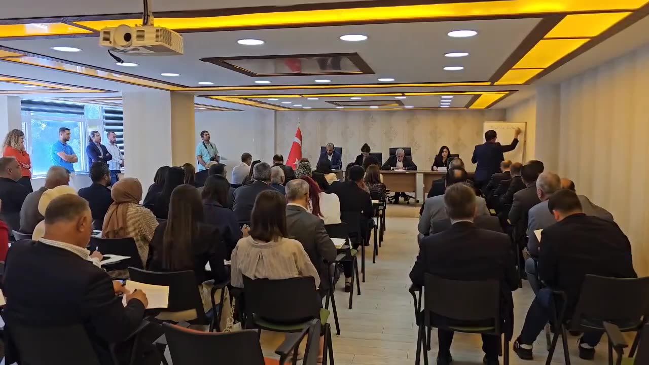 Mardin'de Meclis toplantısında İstiklal Marşı tartışması