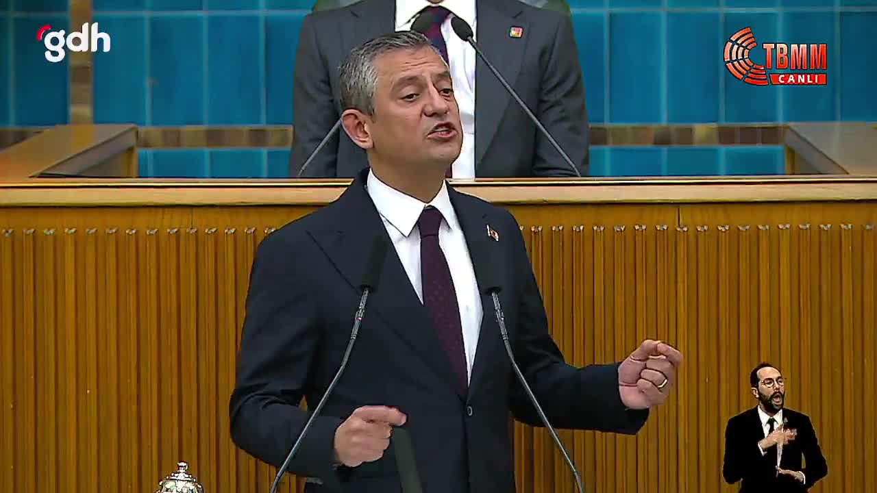 Özgür Özel: Erdoğan’ın Suriyeliler hakkında yaklaşımını reddediyoruz