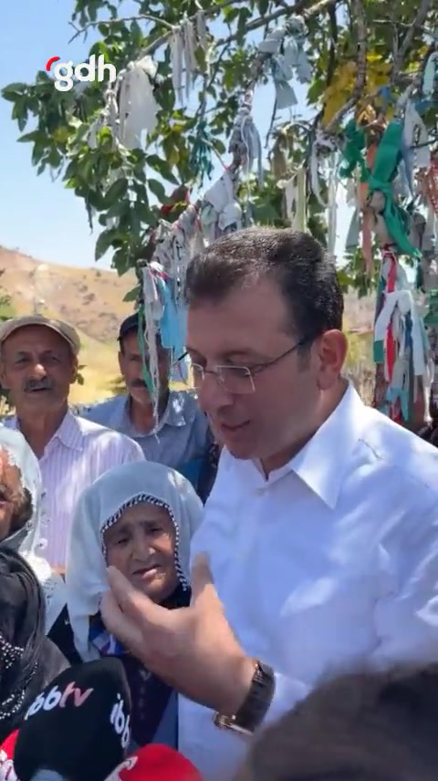 İmamoğlu çifti Tunceli'de dileklerini ağaçta astı