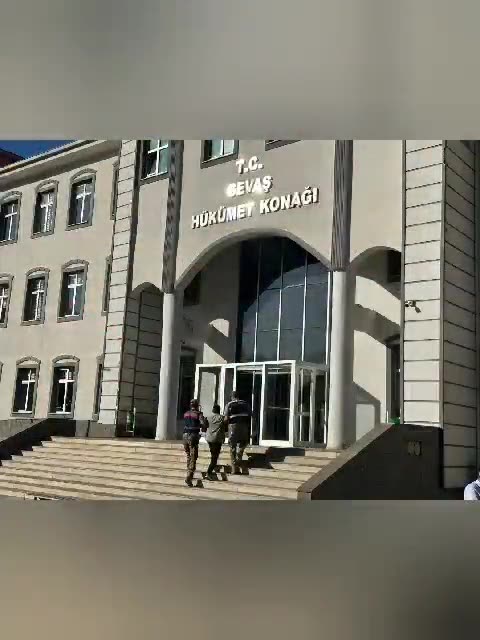 Van'da 59 göçmen kaçakçısı yakalandı, 37'si tutuklandı