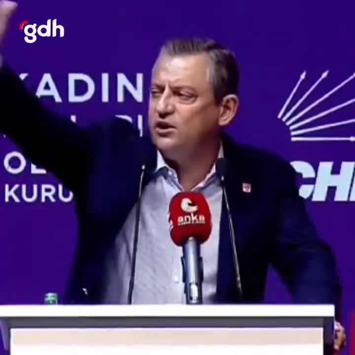 CHP'li belediyelerde işten çıkarılan işçiler, Özgür Özel'i protesto etti