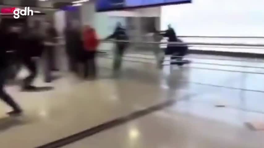 Fransa'nın beslediği teröristler Türk gençlerine saldırdı!