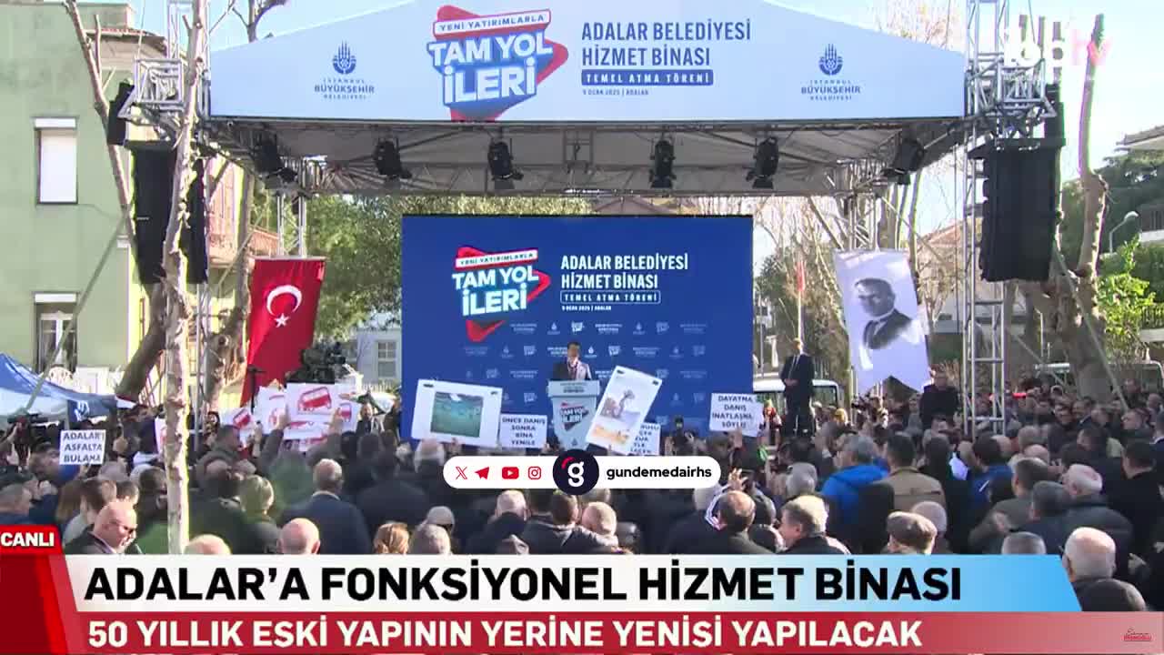 İmamoğlu, Adalar'da elektrikli minibüs tartışmalarıyla protesto edildi