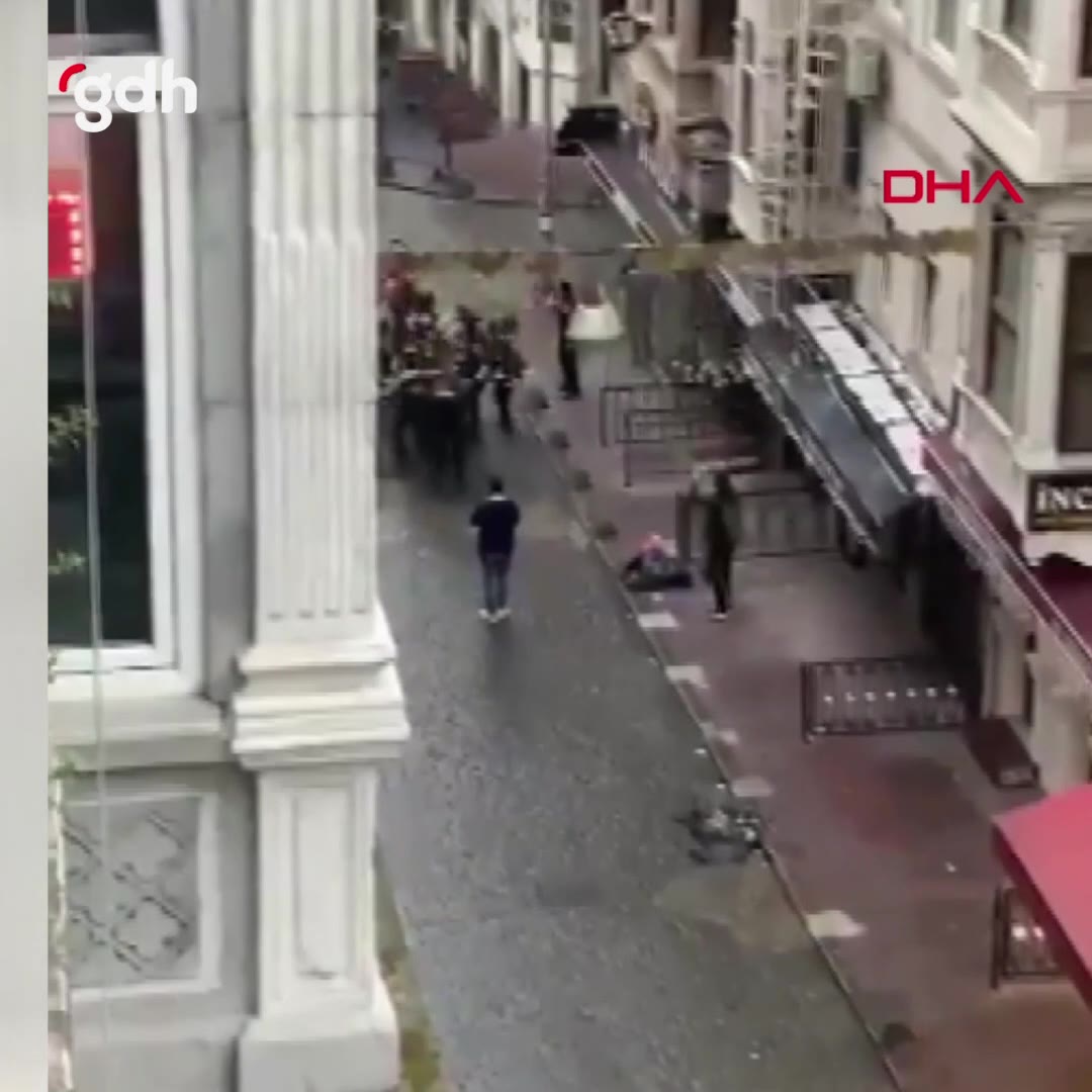 Polis, Taksim Meydanı'na yürüyen gruba müdahale etti