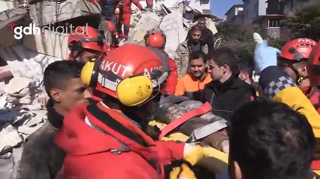 Hatay'da depremde 81 saat sonra 15 yaşındaki Ali Battal kurtarıldı