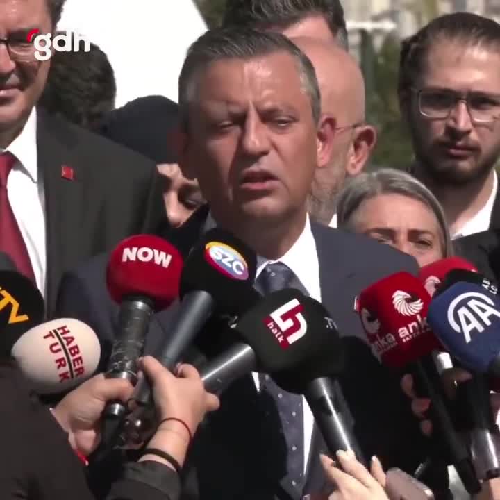 Özgür Özel: Erdoğan'ın Kılıçlı Yemini ve Manidar Konuşması