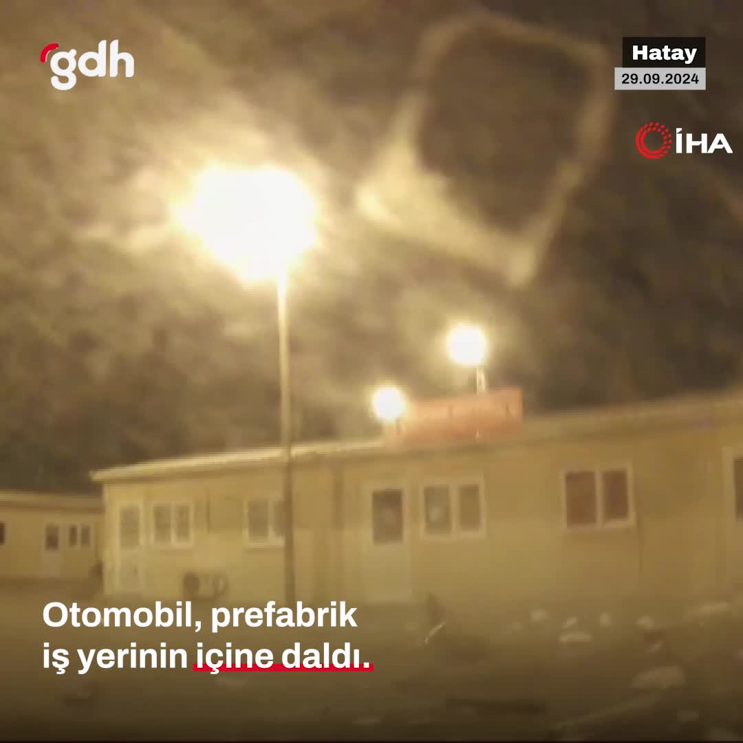 Hatay’da sürücü prefabrik iş yerine çarparak durdu