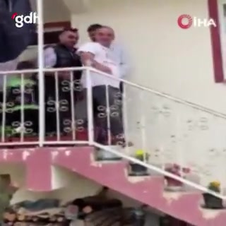 Mudurnu muhtarı, bayram namazına gelmeyenleri suya attı