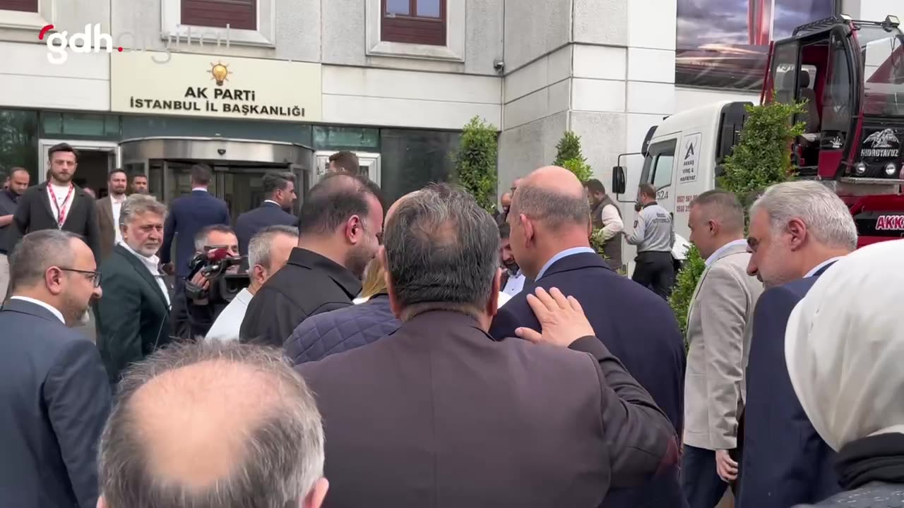 Bakan Soylu, AK Parti İstanbul İl Başkanlığına ziyaret etti