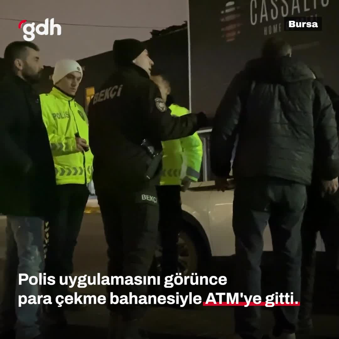 Bursa'da polis önünde ATM'ye yönelen sürücüyle diyalog