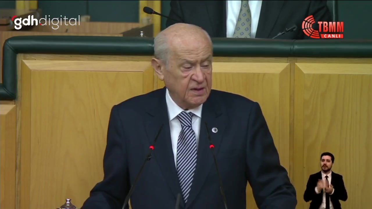 Bahçeli: Spor siyasi kutuplaşmanın oyunu olmamalı