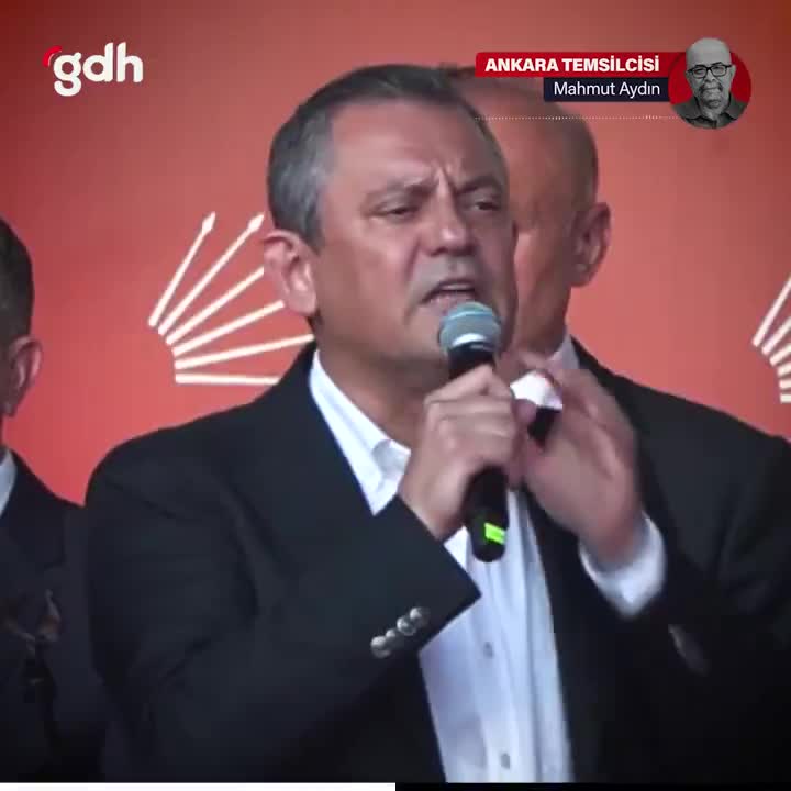CHP Özel'in özrü ve partiler arası birleşmeler