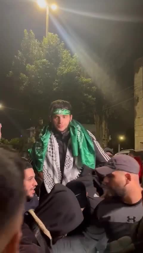 Özgürlüğüne kavuşan esir çocukların Filistin'de karşılandığı anlar