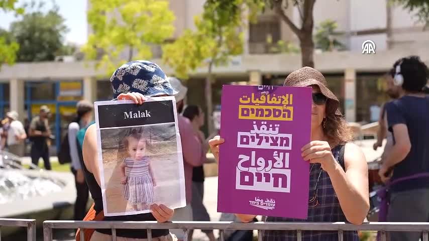 İsrailli aktivistler Netanyahu'nun istifası için protesto yaptı