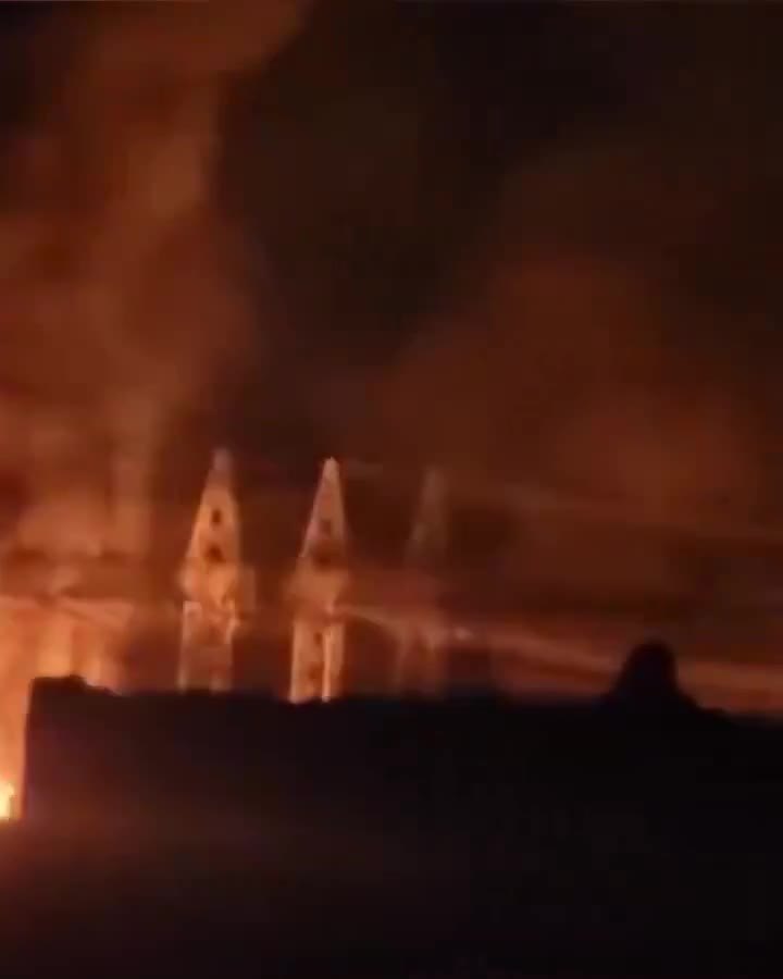 İsrail'in Yemen'e düzenlediği hava saldırısında 10 ölü
