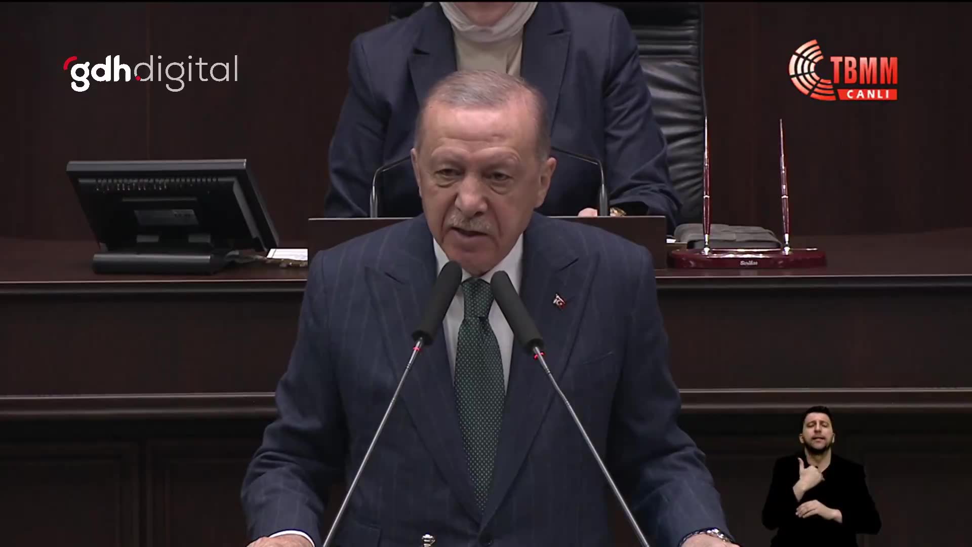 Erdoğan: "Bizi örselemeye inat yolumuza devam ediyoruz."