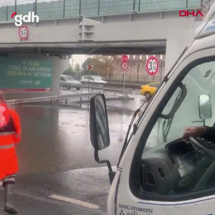 Fatih Samatya'da yeni yapılan alt geçidi su bastı