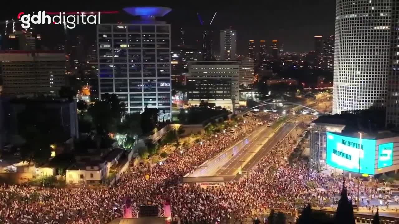 Tel Aviv'de esir takası ve Netanyahu'ya karşı protestolar oldu