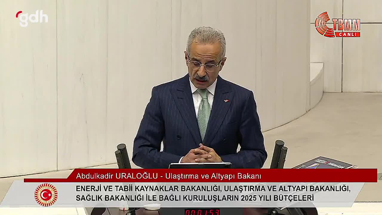 Uraloğlu: 16 yaş altı çocukları sosyal medyadan koruma düzenlemesi