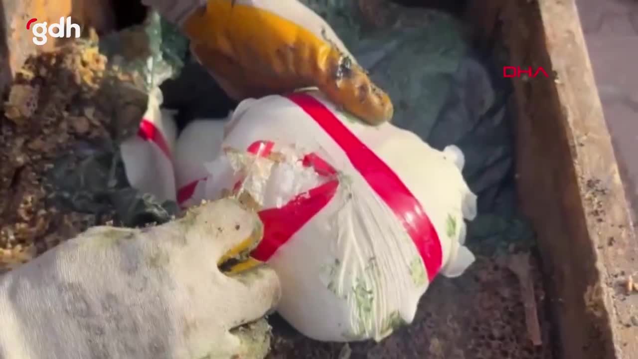 Adana'da narkotik köpeği Aşil, hafif ticari araçta metamfetamin buldu