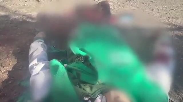 Ambulanslar, Han Yunus'ta cenaze toplarken saldırıdan kurtuldu