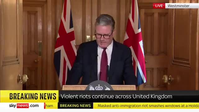 Starmer: Aşırı sağcıların yaptıkları şok edici ve utanç verici!