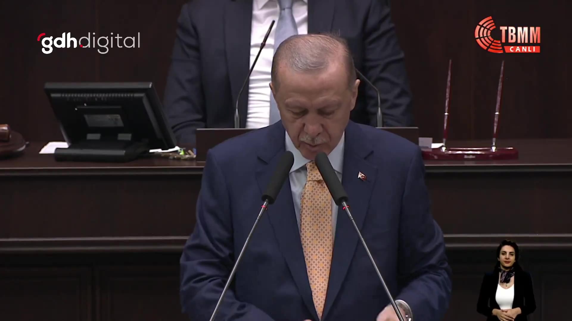 Erdoğan: Milletin mesajlarını doğru okumalıyız, özeleştiri şart