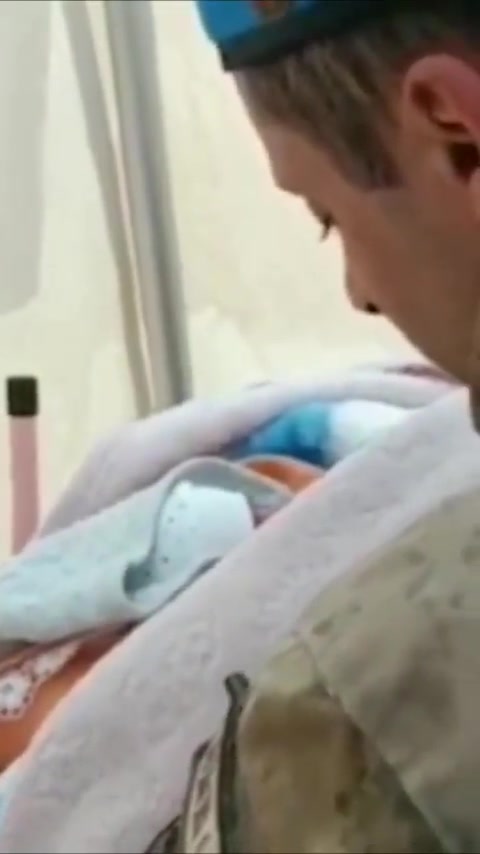 Osmaniye'de deprem çadırında doğan bebeğe 'Umut' adı verildi