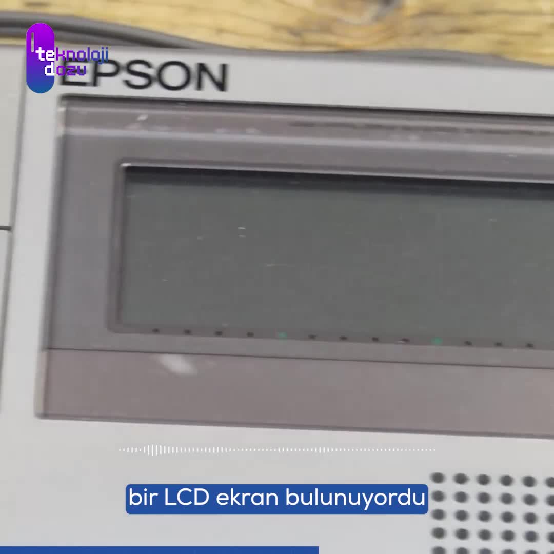 1982'de Piyasaya Sürülen Taşınabilir Epson HX-20 Laptop