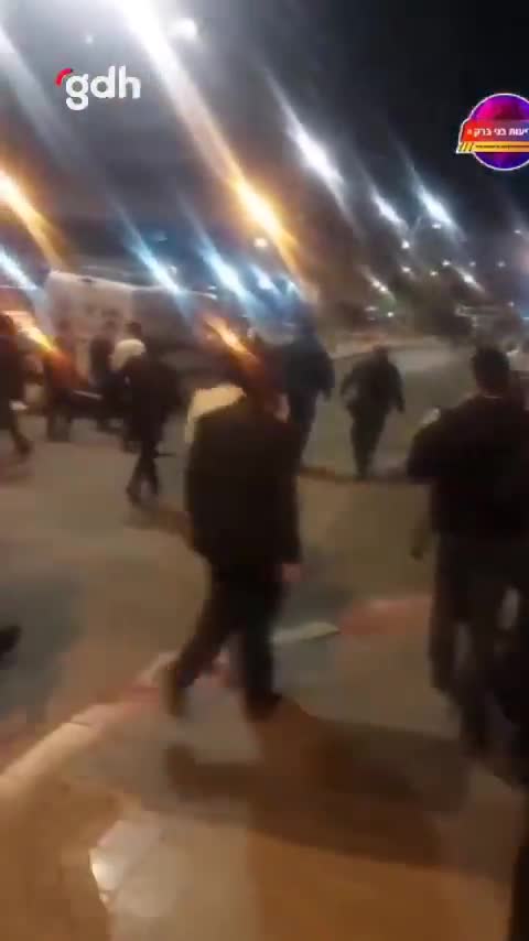 Bnei Brak'ta Ultra-Ortodokslar ile polis arasında arbede yaşandı