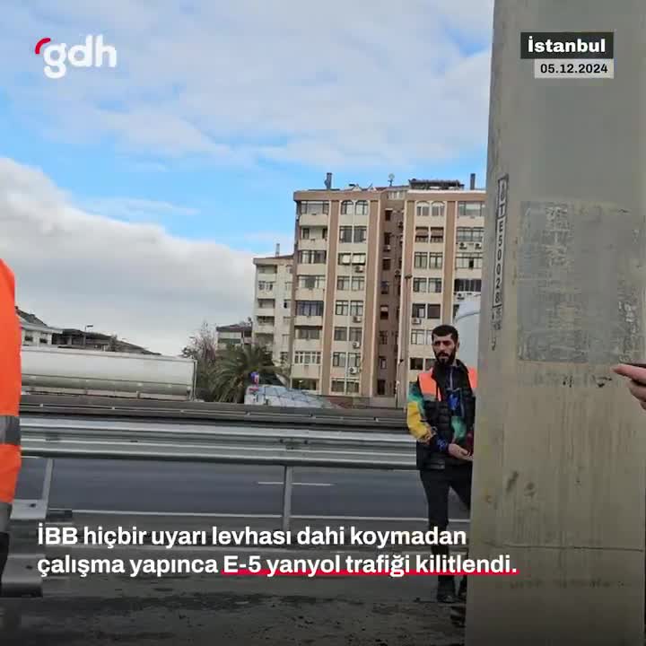 İBB E5'te uyarı levhası olmadan çalışma yaptı, trafik kilitlendi