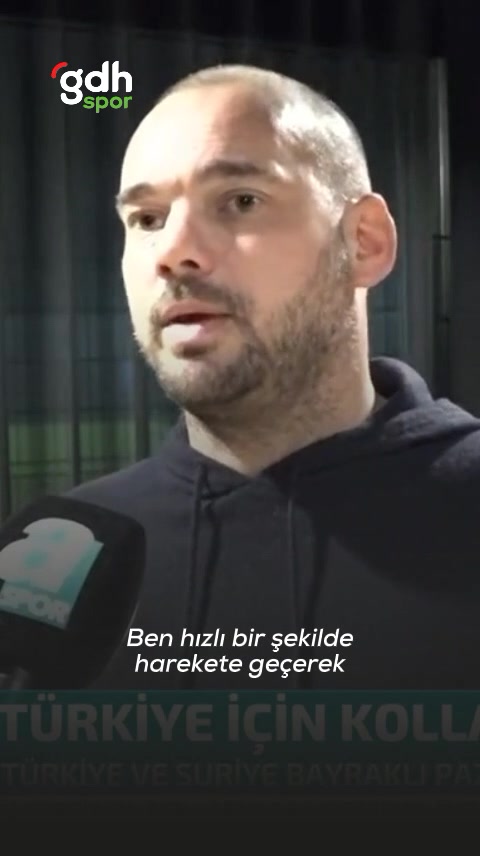Sneijder, İtalya'da deprem bölgesine yardım için görüşecek