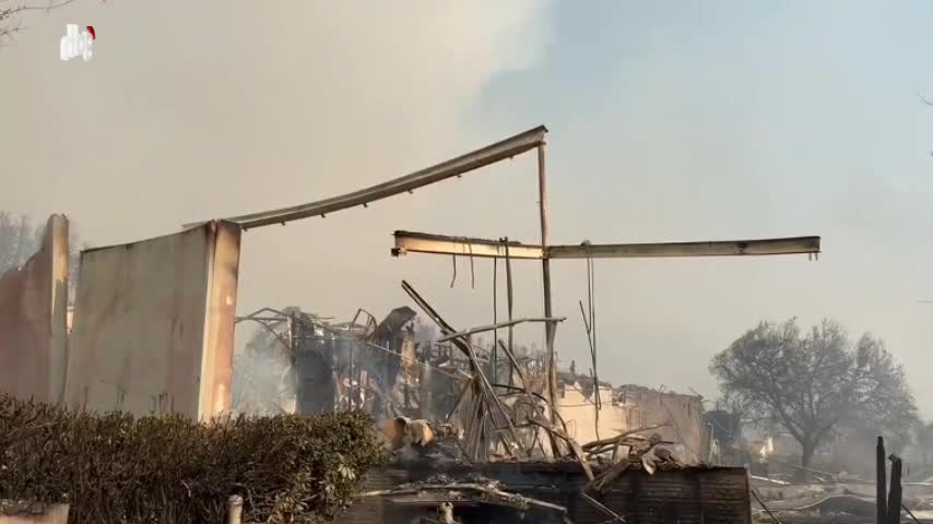 Pasadena'daki sinagog yangında tamamen yandı