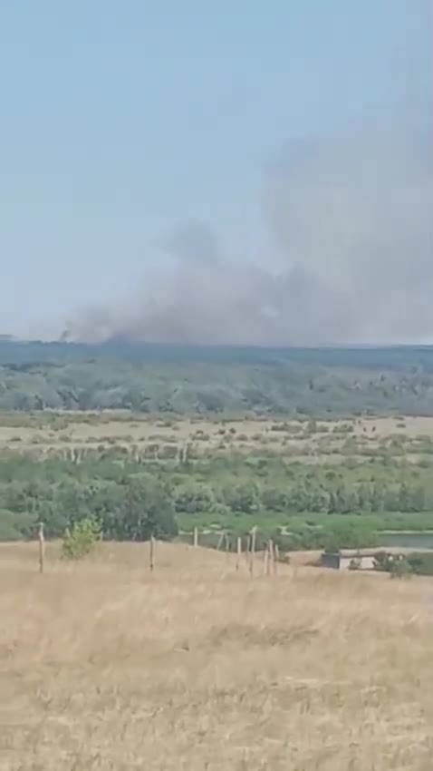 Su-34 savaş uçağı Volgograd'da düştü, pilotlar güvende