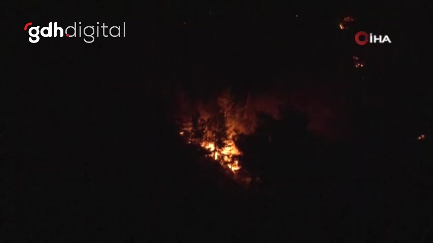 Alanya'da dört noktada yangın, yerleşim alanları boşaltıldı