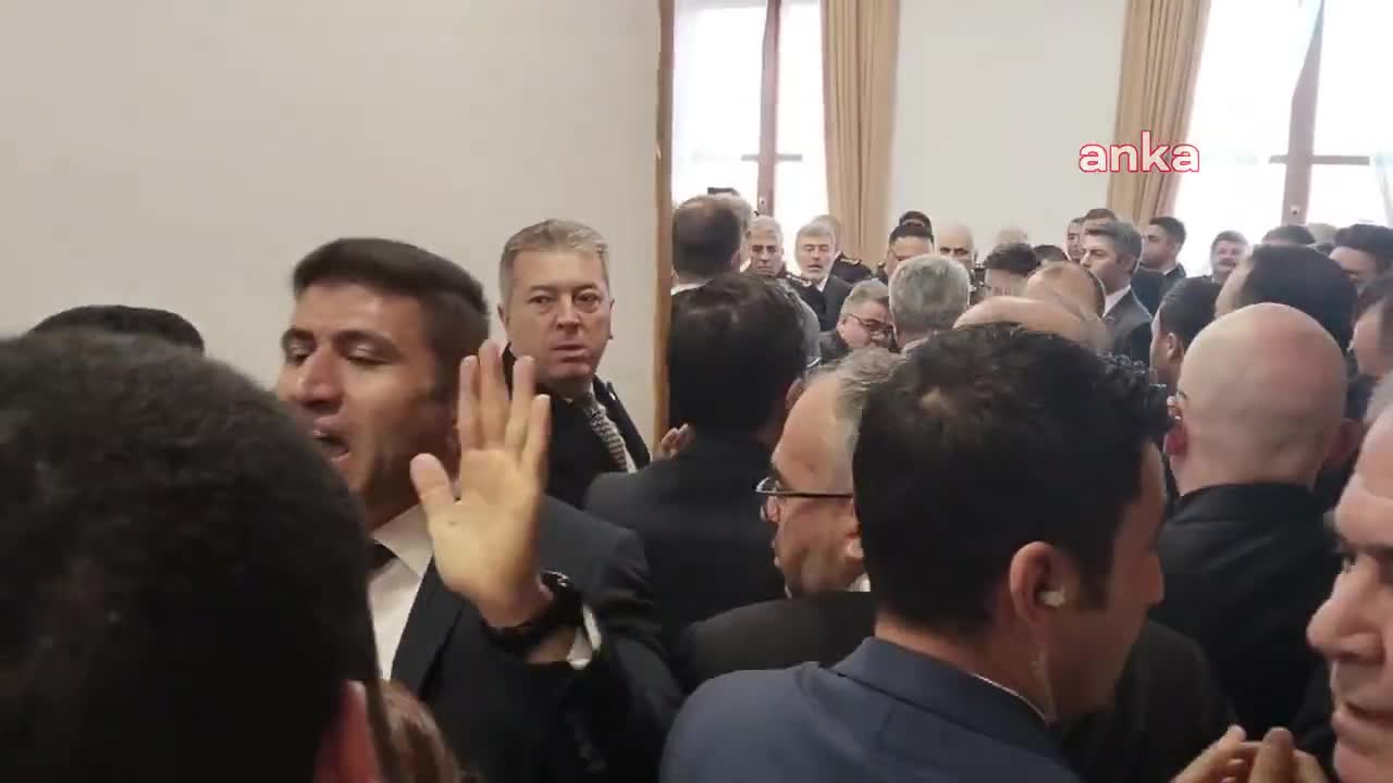 Yerlikaya'ya kayyum tepkisi: CHP ile arbede yaşandı