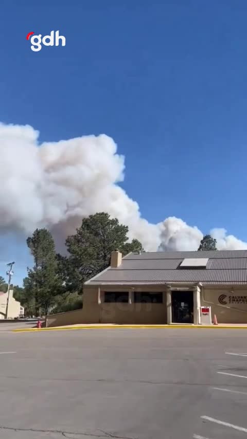 Ruidoso'daki orman yangını hızla yayıldı, 7 bin kişi tahliye edildi