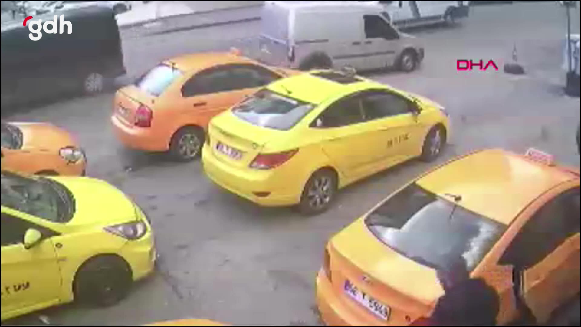 Ankara'da 16 yaşındaki Arda A. Taksi durağında 4 kişiyi yaraladı