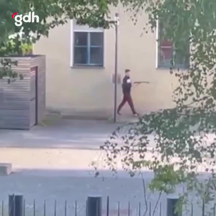 Almanya'da İsrail Başkonsolosluğu önünde silahlı saldırı görüntüleri