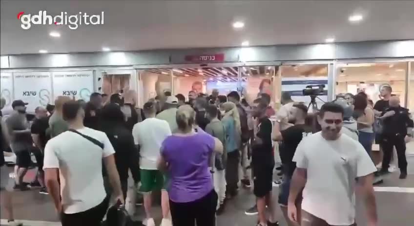 İsrailli yerleşimciler Gazze'den yaralı Filistinlilere baskın yaptı
