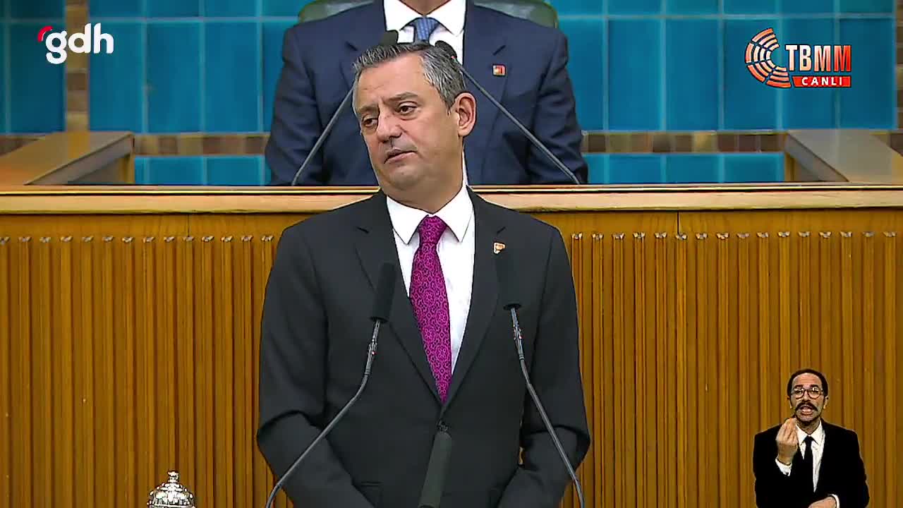 Özgür Özel: Suriye'den yanayız, Türkiye maceralardan uzak dursun